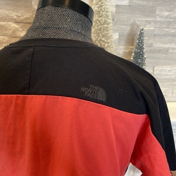 The North Face Women's North Dome Crop T-Shirt Size Small - Picture 7 of 10